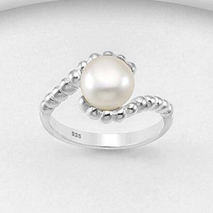 925 Sterling Silver Ring Decorated With Large Fresh Water Pearl NEW Size 9